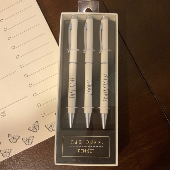 Rae Dunn WEEK AT A GLANCE Pad & Pens 🖊 - Picture 7 of 8